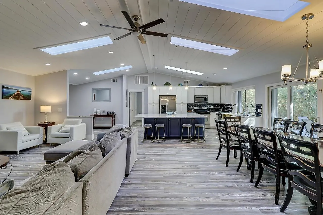 Luxury Updated 6 Bedroom Home Private Pool Near Ocean Bikes & Beach Gear Included Hilton Head Island