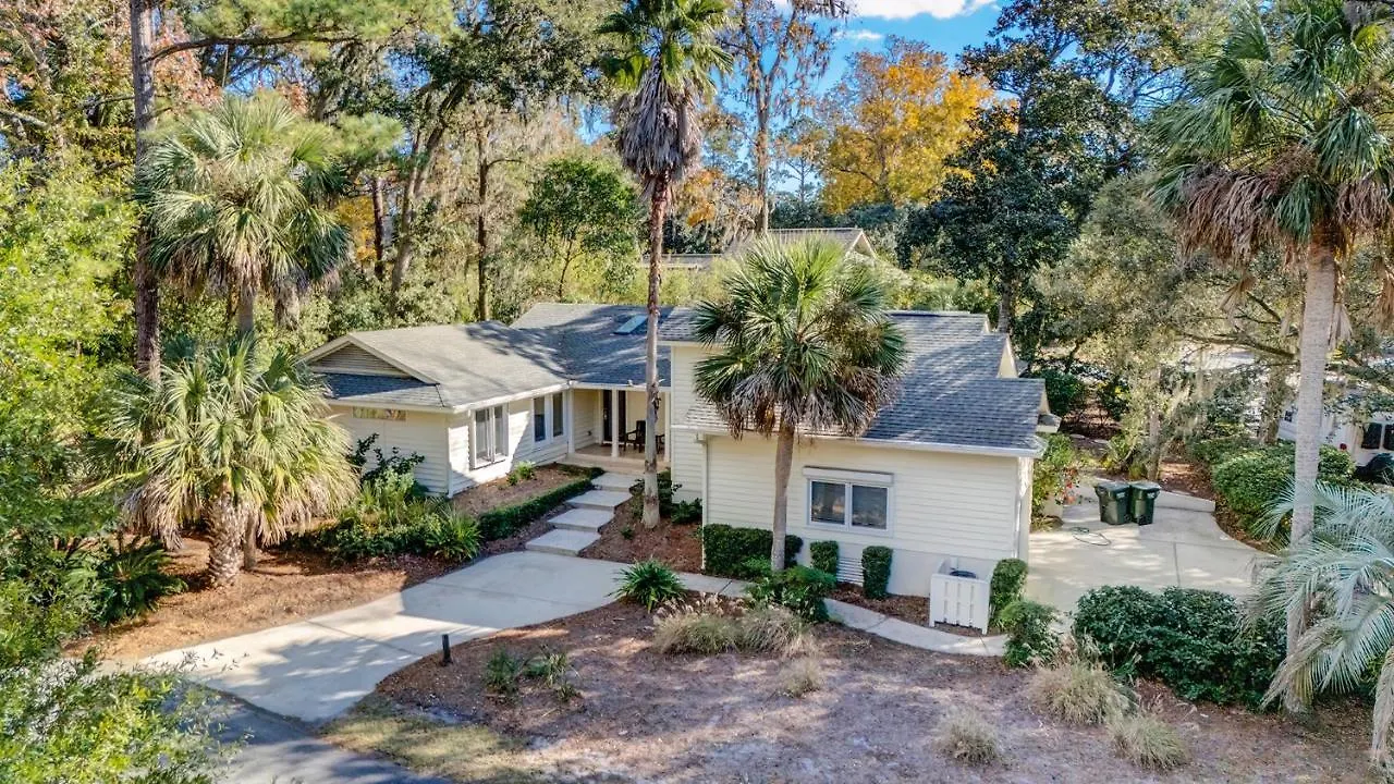 Holiday home Luxury Updated 6 Bedroom Home Private Pool Near Ocean Bikes & Beach Gear Included Hilton Head Island